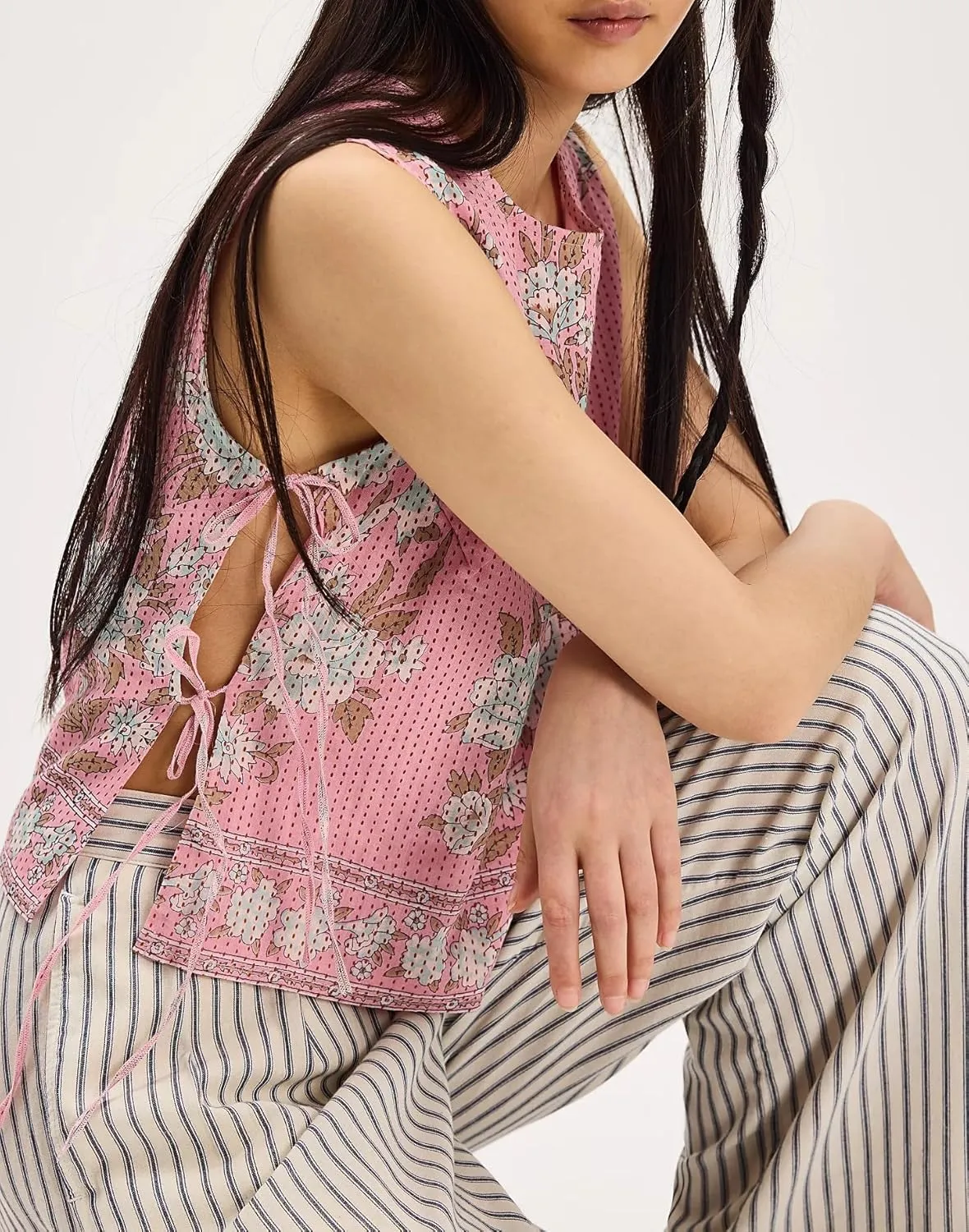Amiblvowa Tie Front Tank Top Y2k Women Teen Girl Sleeveless Crop Vest Low V Neck Bow Sexy Going Out Summer Cropped Top