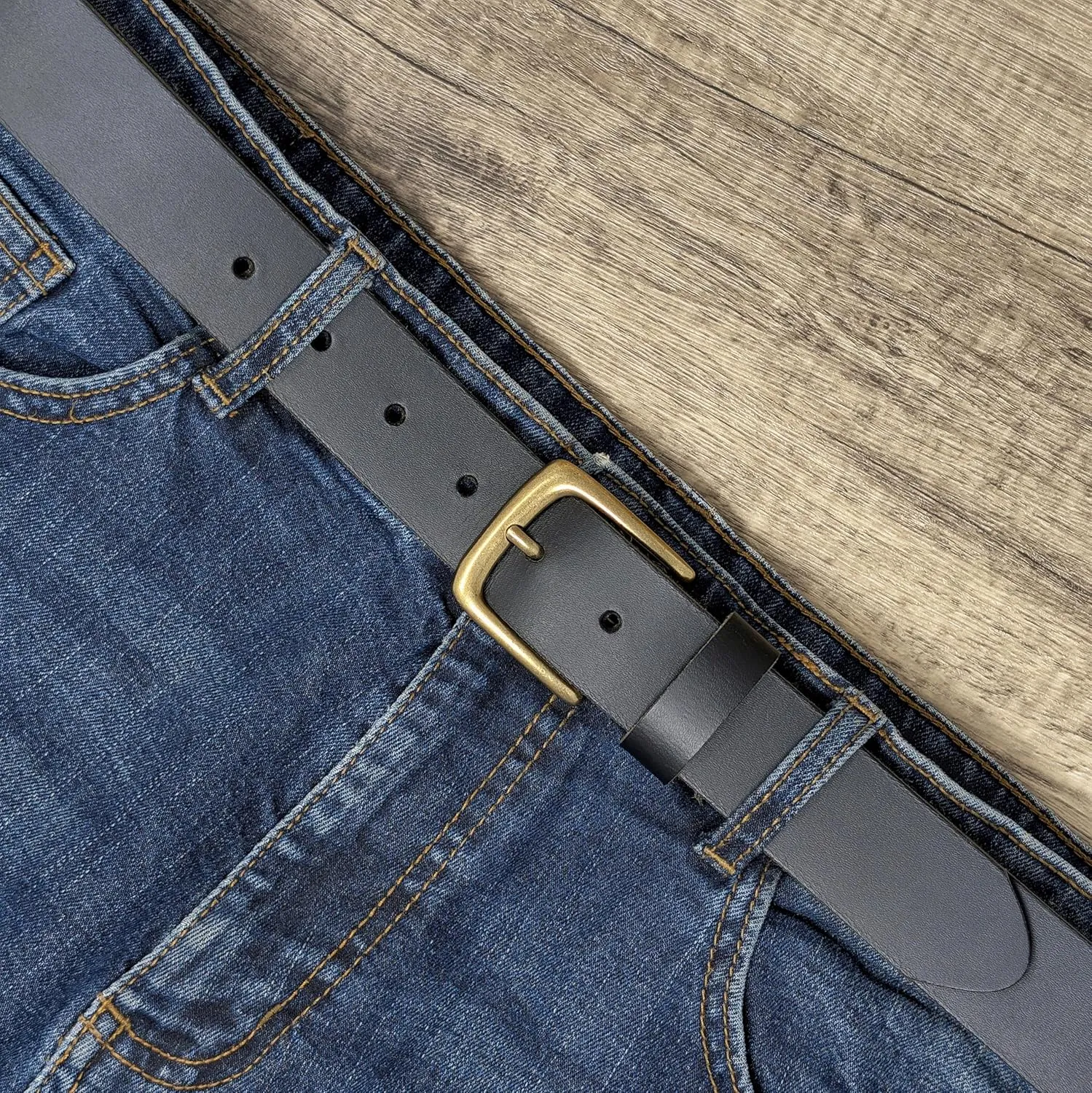 Ashford Ridge Made in England 34mm Full Hide Leather Belt with Brass Colour Buckle
