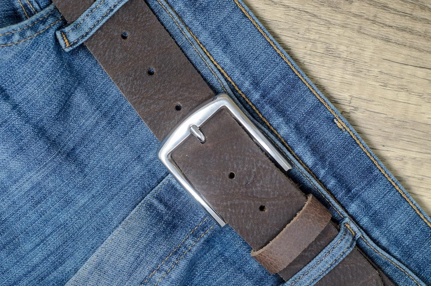 Ashford Ridge Made in England 40mm Full Grain Leather Belt with Classic Buckle