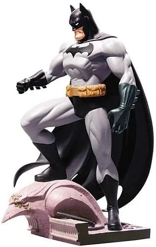 DC Batman Jim Lee Mini Statue 2