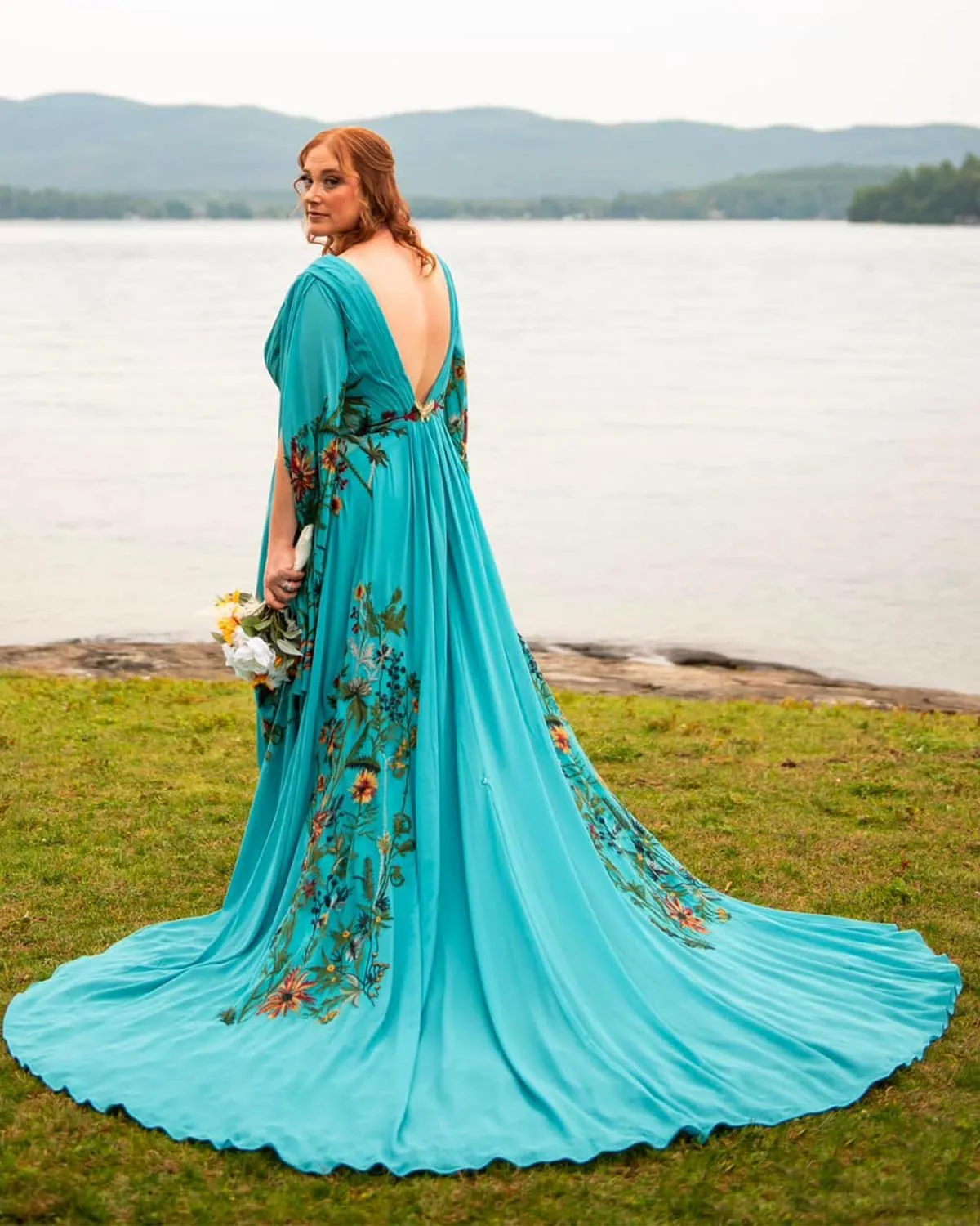 Floral Embroidered Wedding Dresses for Women Bride V Neck Bridal Gowns with Long Sleeves Boho Wedding Dress