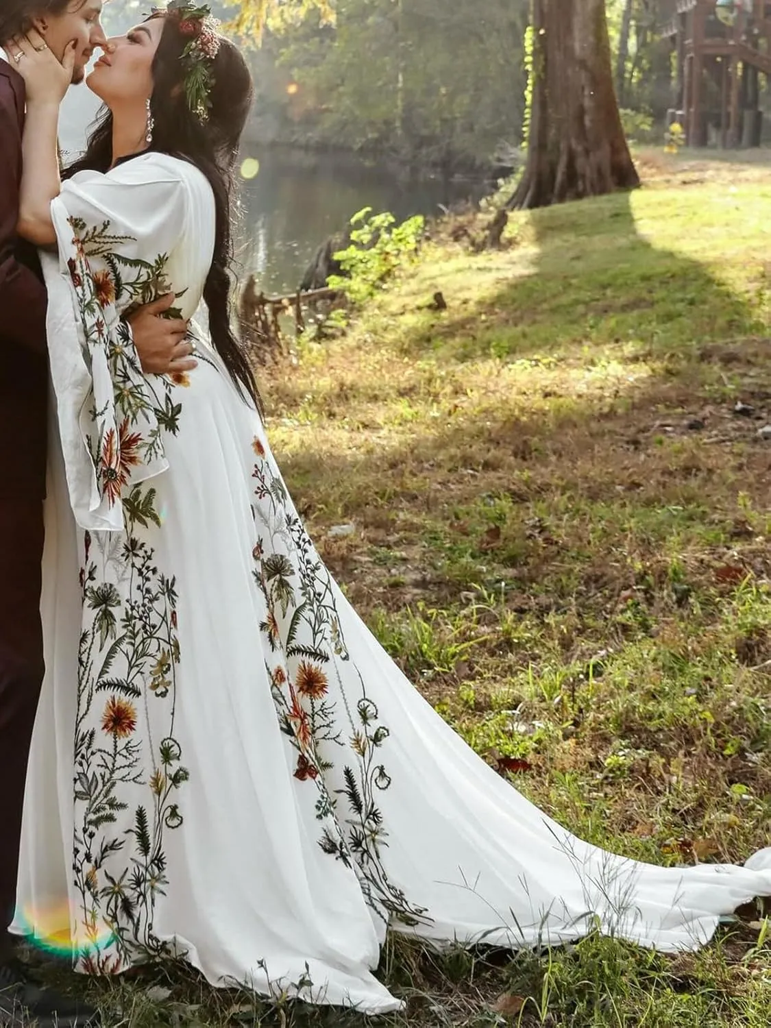 Floral Embroidered Wedding Dresses for Women Bride V Neck Bridal Gowns with Long Sleeves Boho Wedding Dress