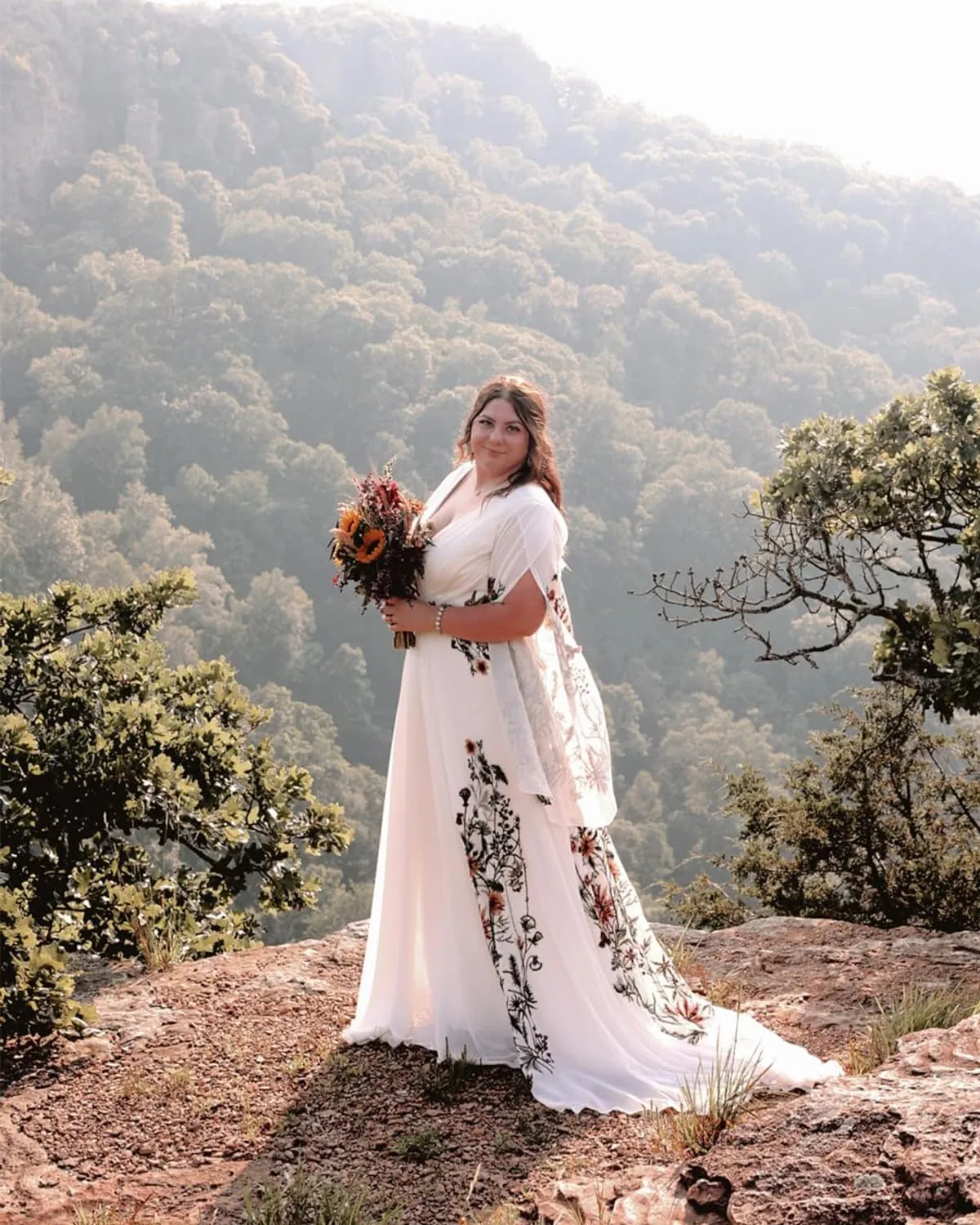 Floral Embroidered Wedding Dresses for Women Bride V Neck Bridal Gowns with Long Sleeves Boho Wedding Dress
