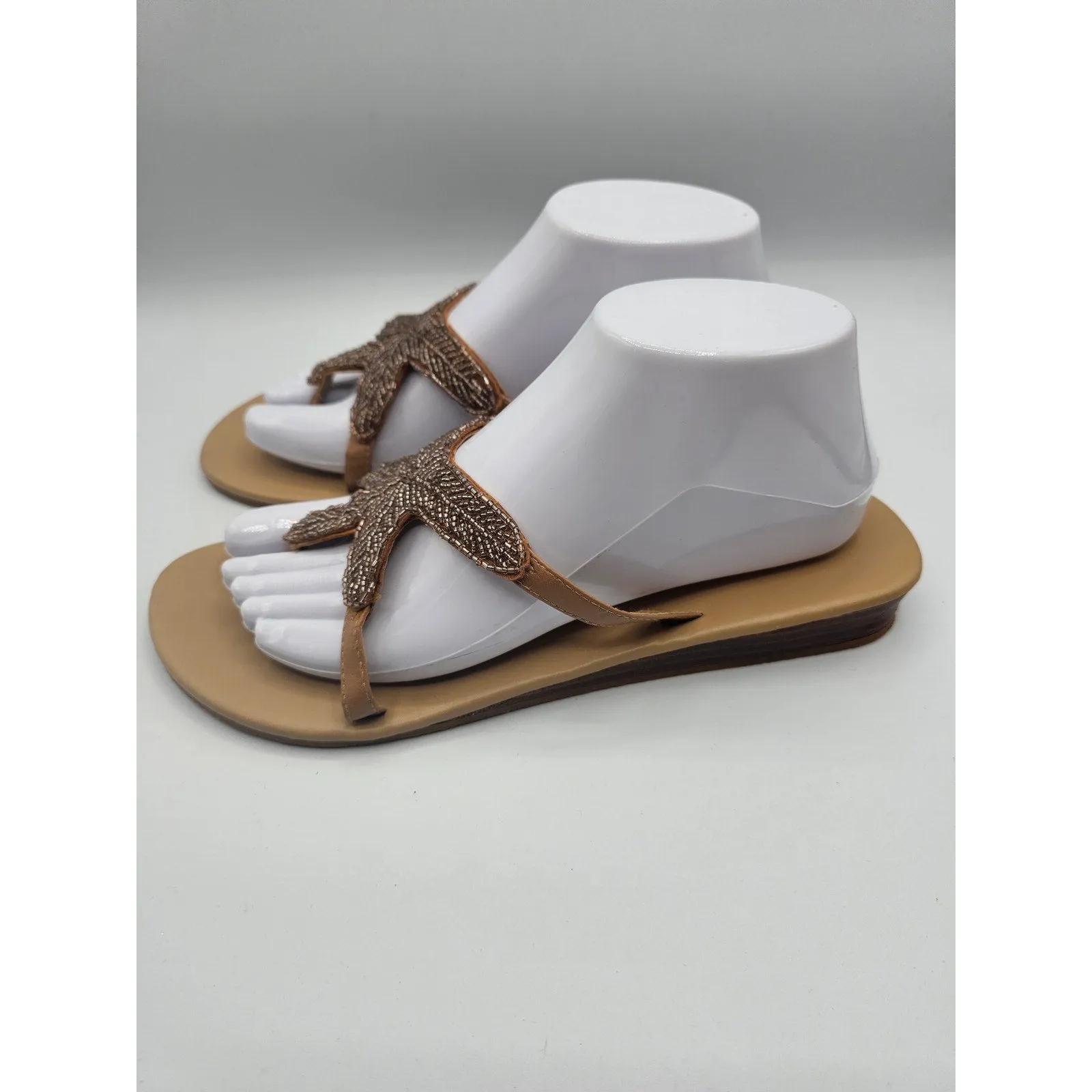 Olivia Miller Womens Sz 9 Slip On Sandals Gold Beaded Starfish Beachy