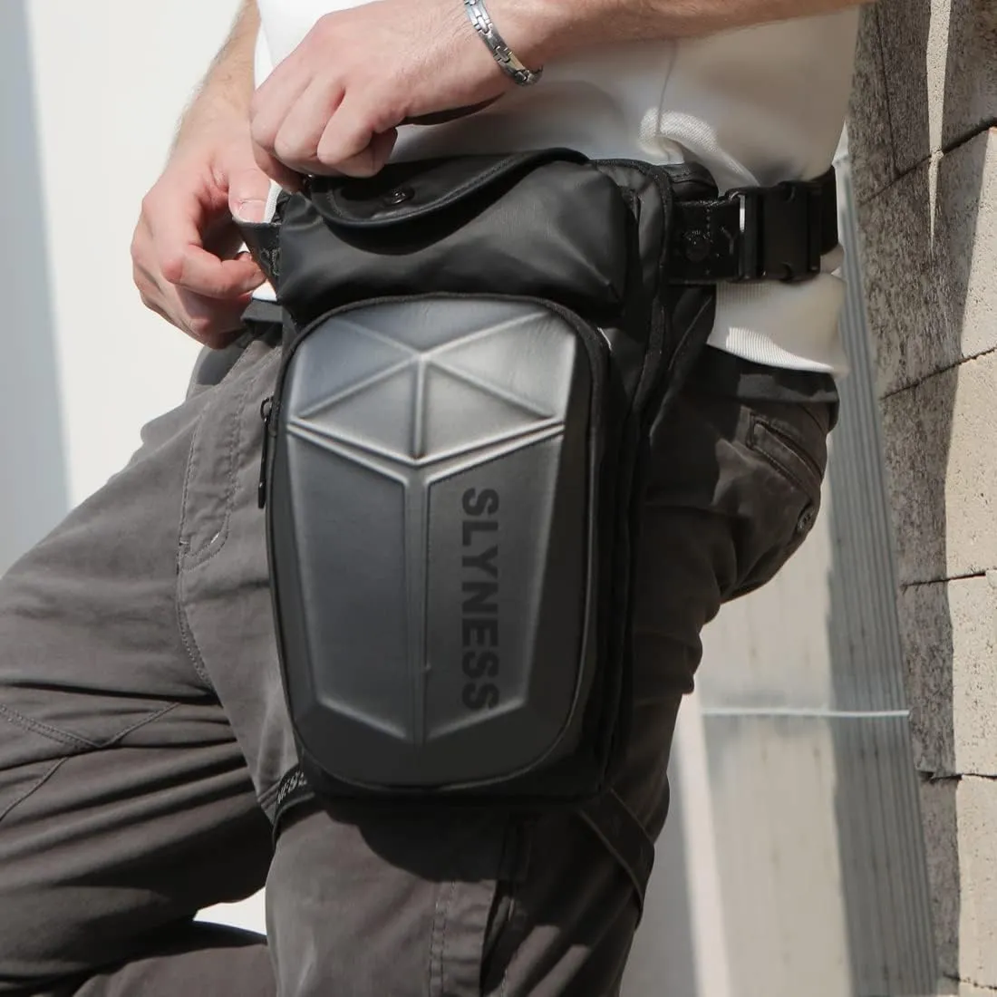 Outdoor Hard Shell Thigh Drop Leg Bag for Men Women Waist Fanny Pack Motorcycle Ride Waterproof Crossbody Shoulder Sling Bag