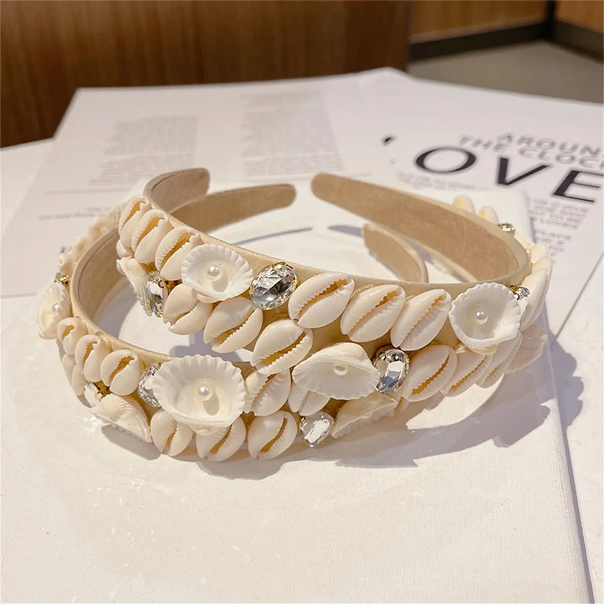 Starfish Headband Pearl Bridal Hair Band Sea Shell Oyster Star Headband Star Glitter Starfish Sequin Hair Hoop Hair Piece Beach Wedding Hair Accessories for Women and Girls (Rhinestone Shell Pearl-2pcs Beige)