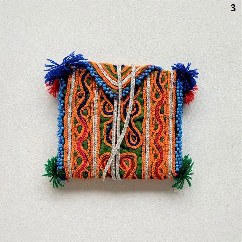 Vintage Banjara pouch - travel wallet - wallet - purse with embroidery and tassel