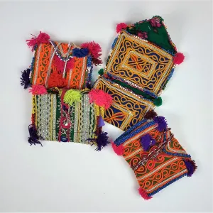Vintage Banjara pouch - travel wallet - wallet - purse with embroidery and tassel
