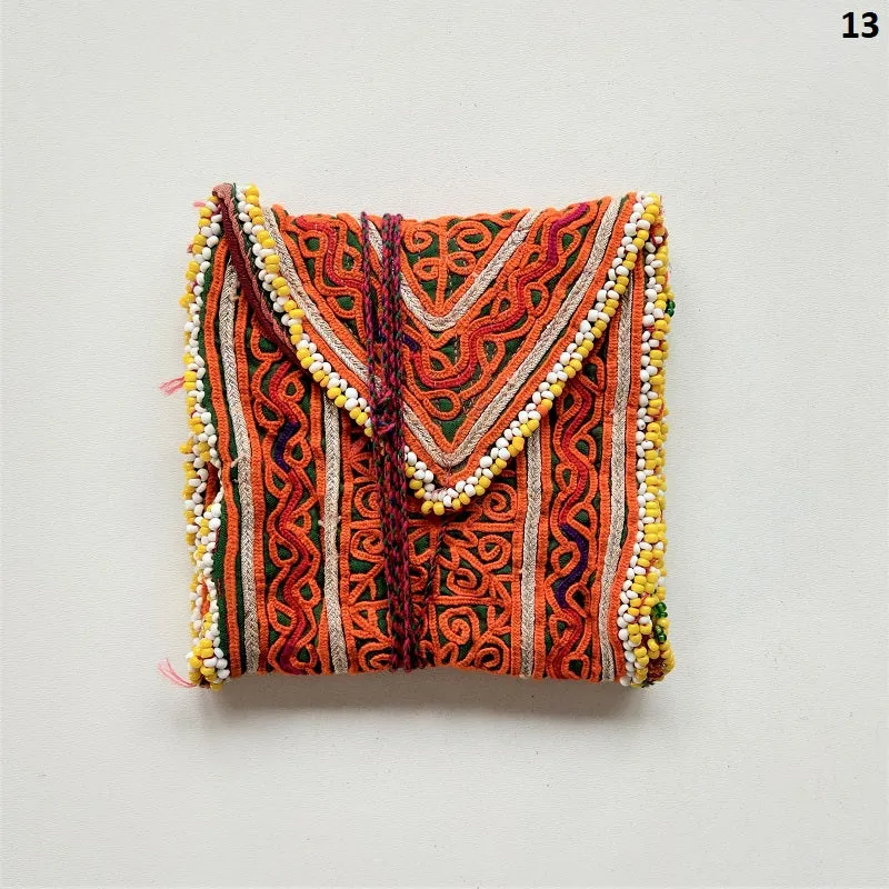 Vintage Banjara pouch - travel wallet - wallet - purse with embroidery and tassel