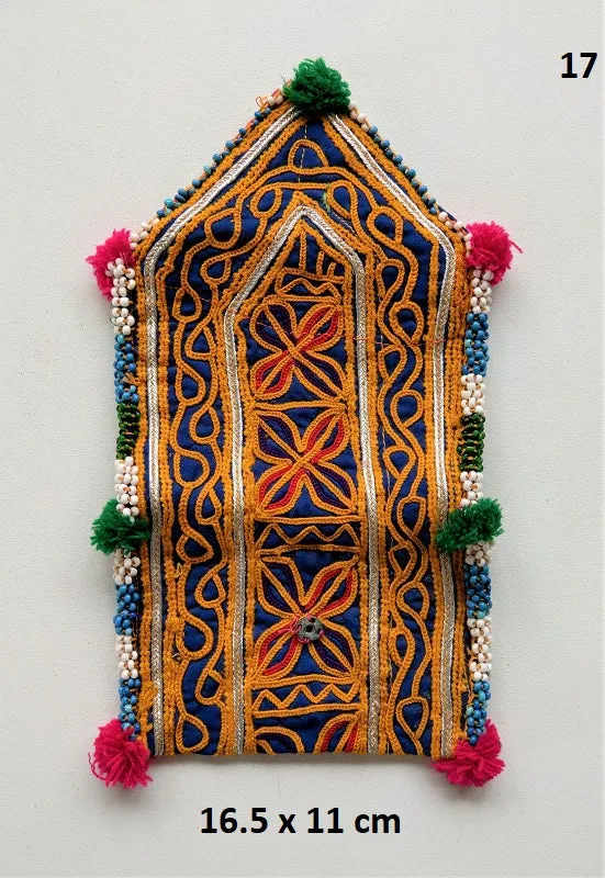 Vintage Banjara pouch - travel wallet - wallet - purse with embroidery and tassel