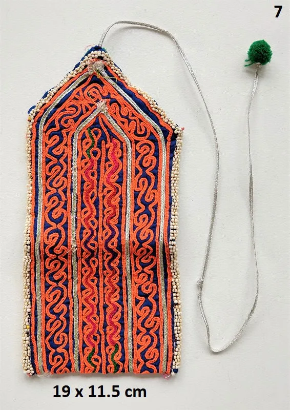 Vintage Banjara pouch - travel wallet - wallet - purse with embroidery and tassel